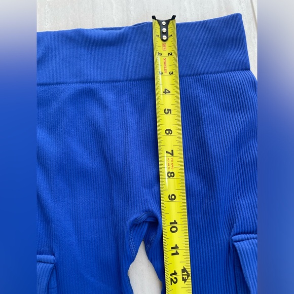 NWOT Blue Cargo Legging Workout Set - Size Small - Picture 4 of 9
